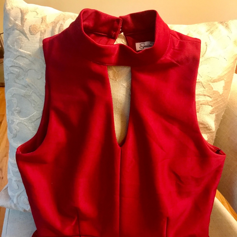 Red cut out dress, Sz M - Picture 3 of 4
